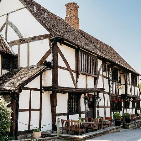 The Crown Inn Chiddingfold Bagian luar foto