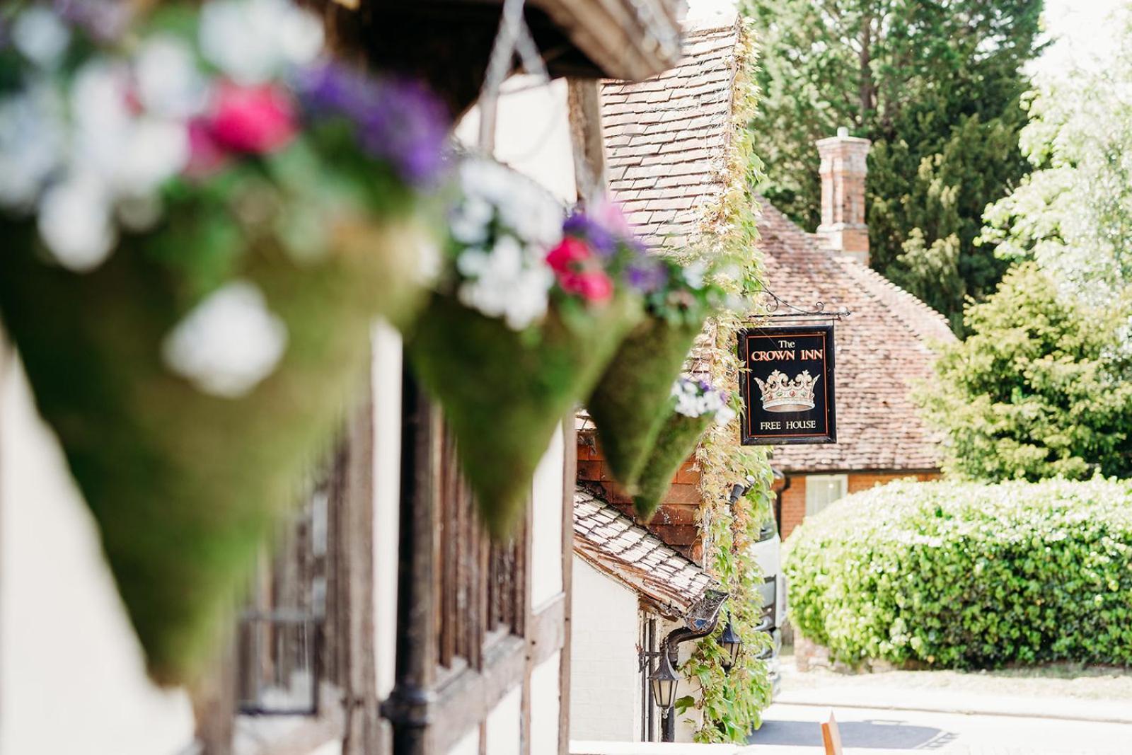 The Crown Inn Chiddingfold Bagian luar foto