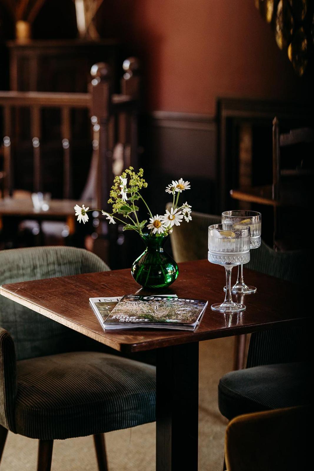 The Crown Inn Chiddingfold Bagian luar foto