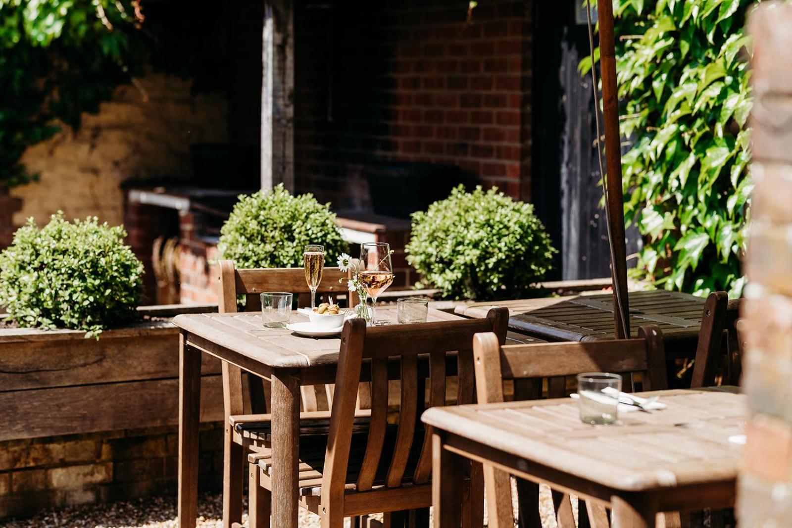 The Crown Inn Chiddingfold Bagian luar foto
