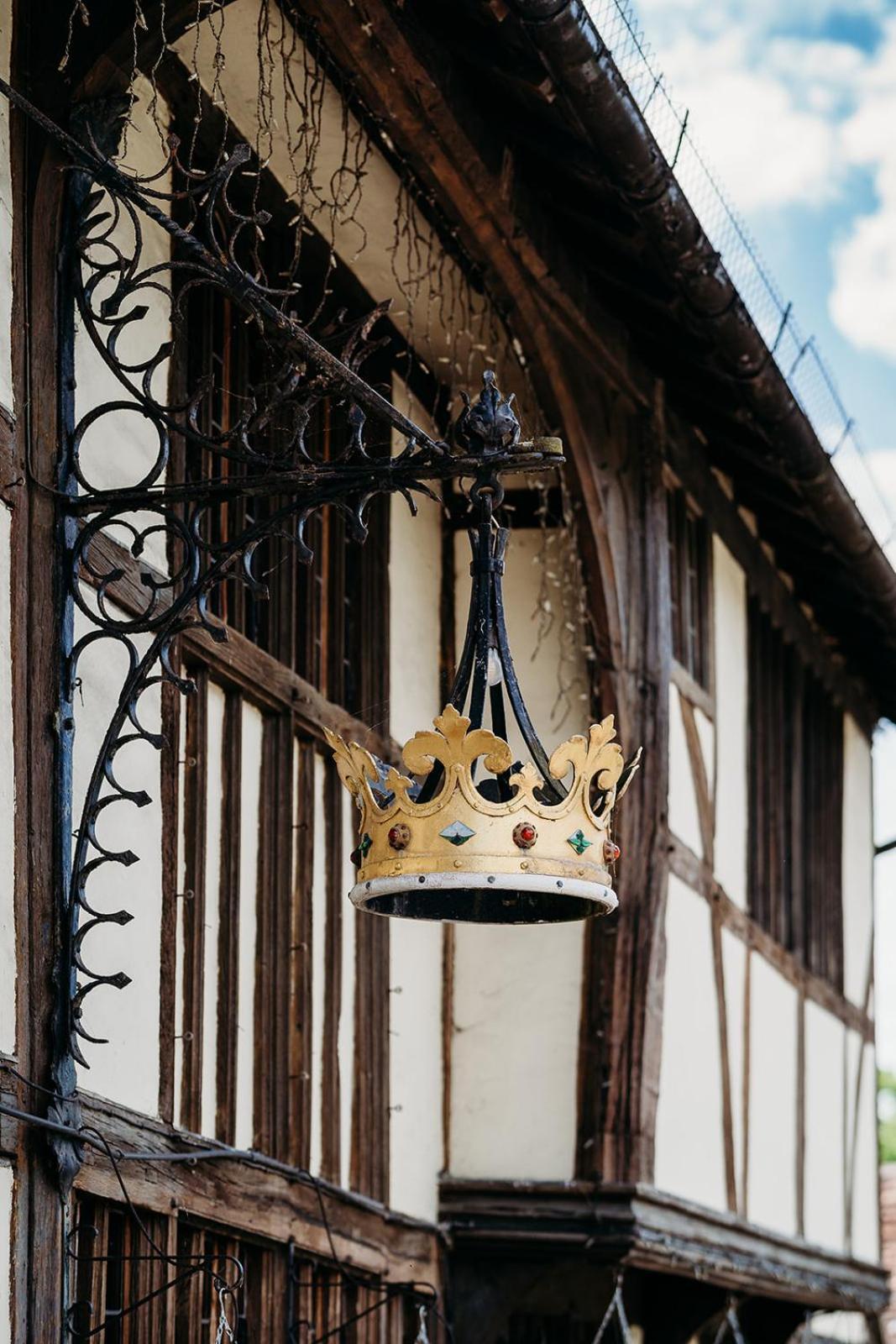 The Crown Inn Chiddingfold Bagian luar foto