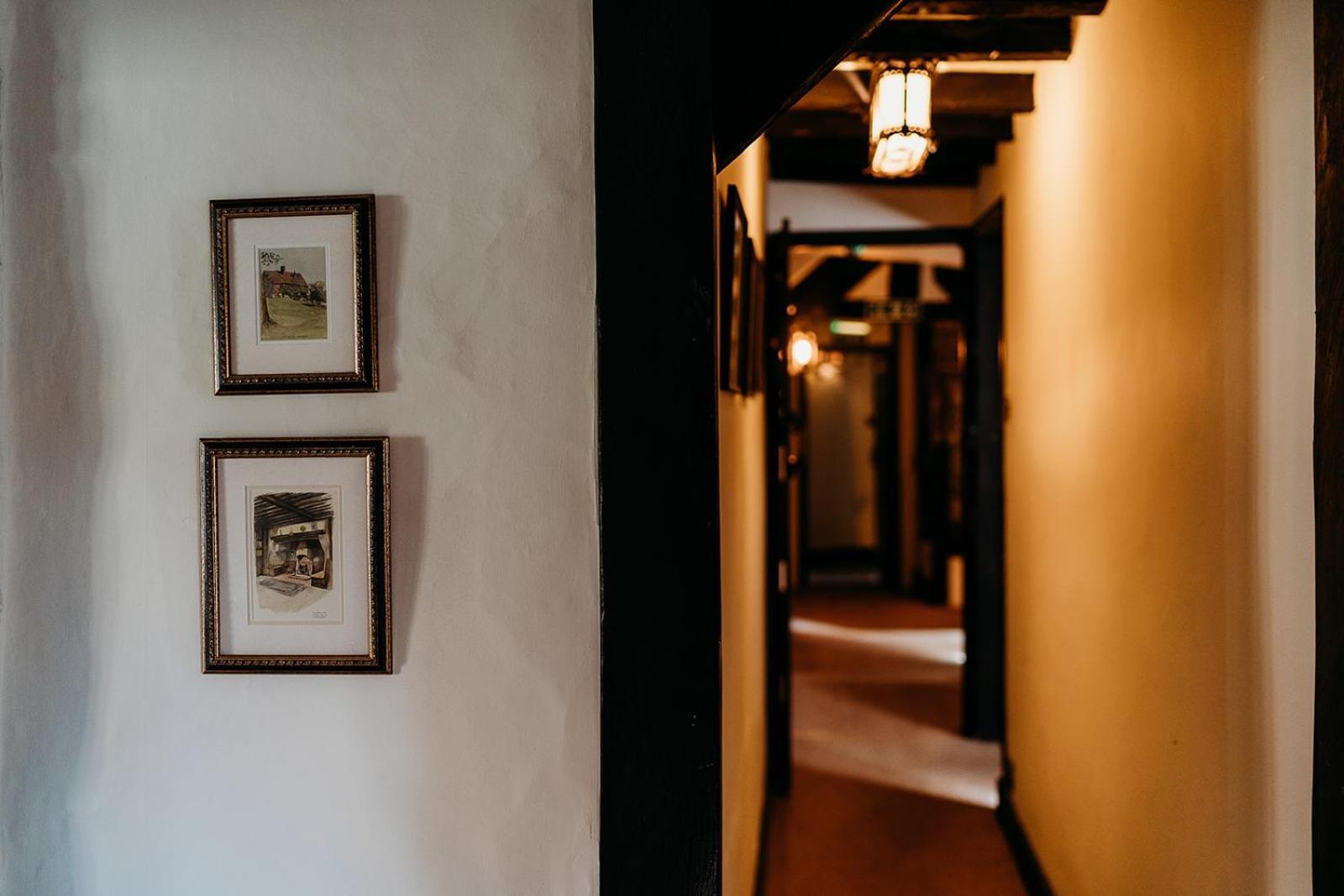 The Crown Inn Chiddingfold Ruang foto