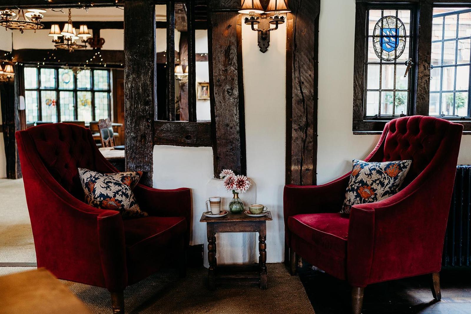 The Crown Inn Chiddingfold Bagian luar foto