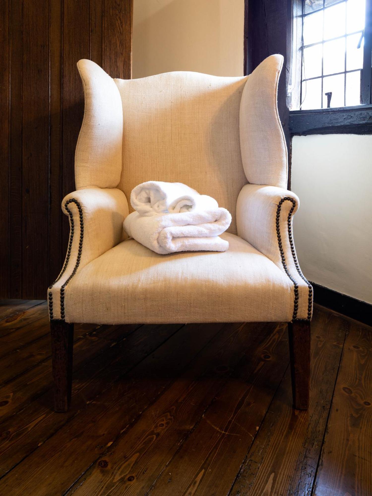 The Crown Inn Chiddingfold Bagian luar foto