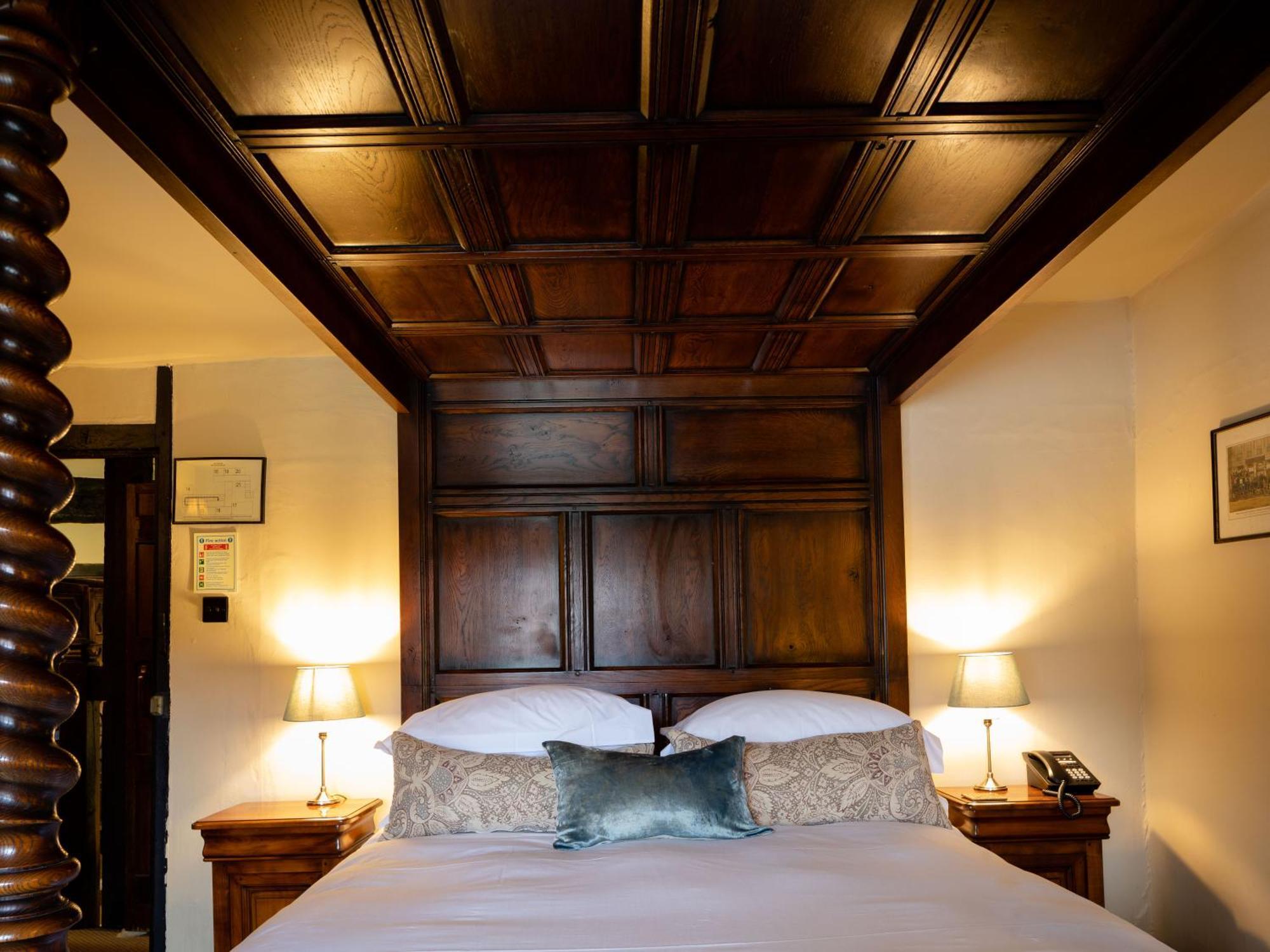 The Crown Inn Chiddingfold Ruang foto