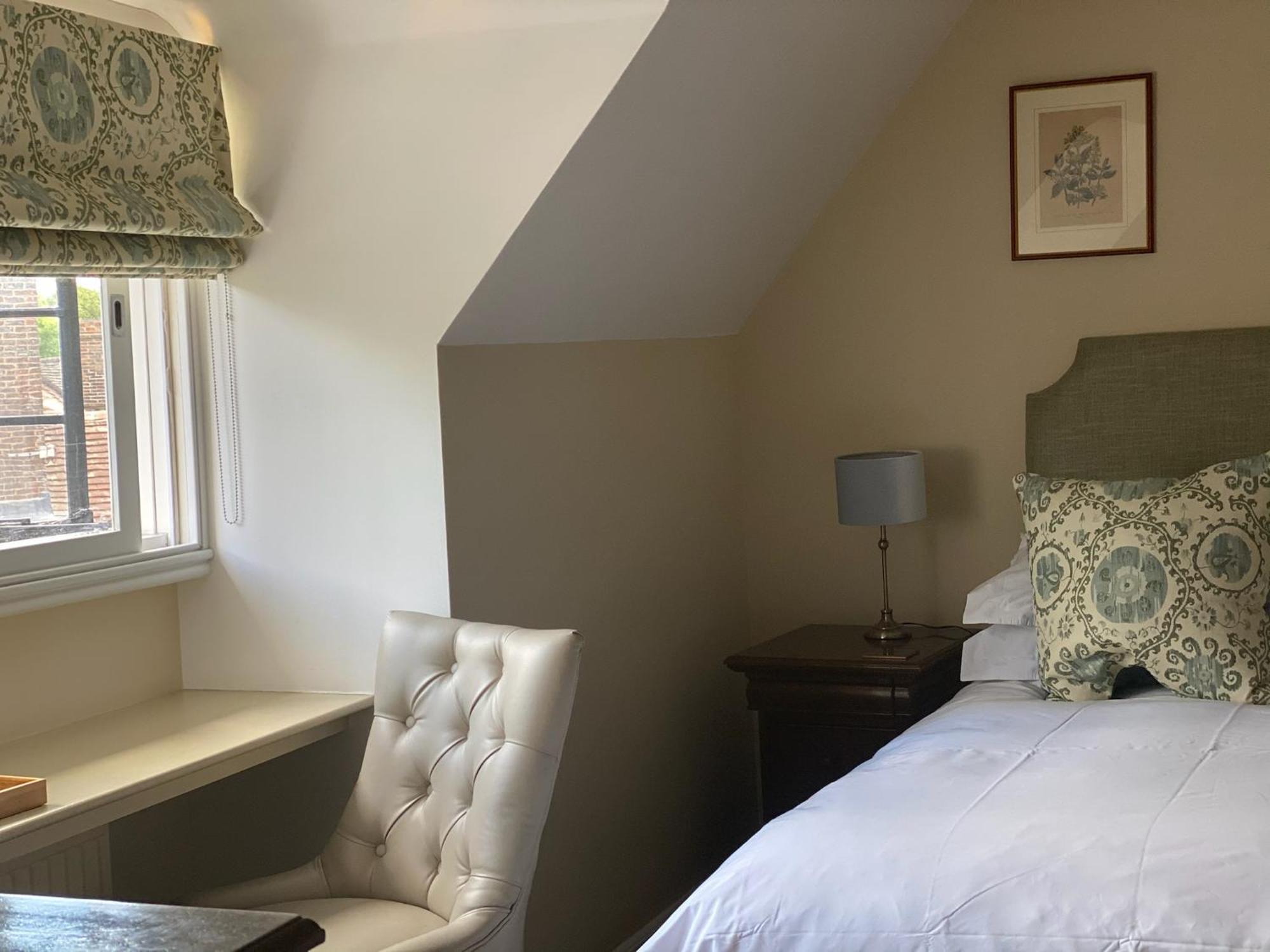 The Crown Inn Chiddingfold Ruang foto