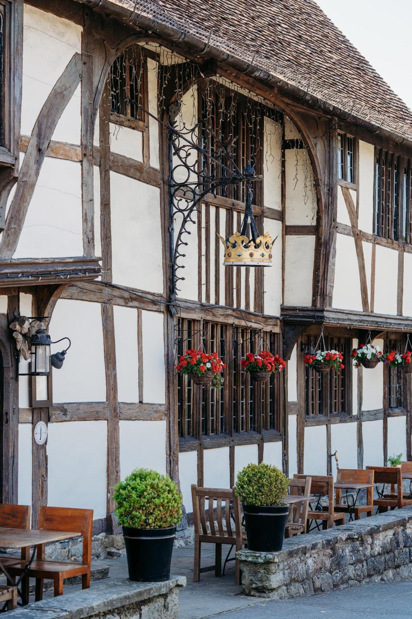 The Crown Inn Chiddingfold Bagian luar foto